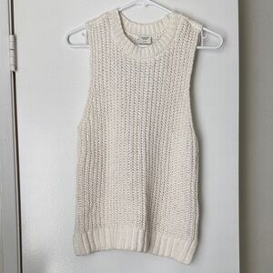 Abercrombie Cream Sleeveless Crewneck Knit Vest